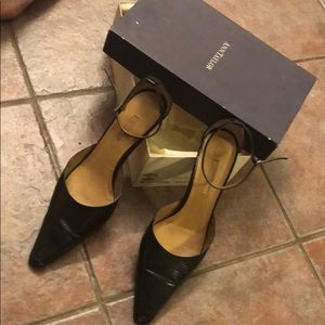 Ann Taylor kitten Heel for the office